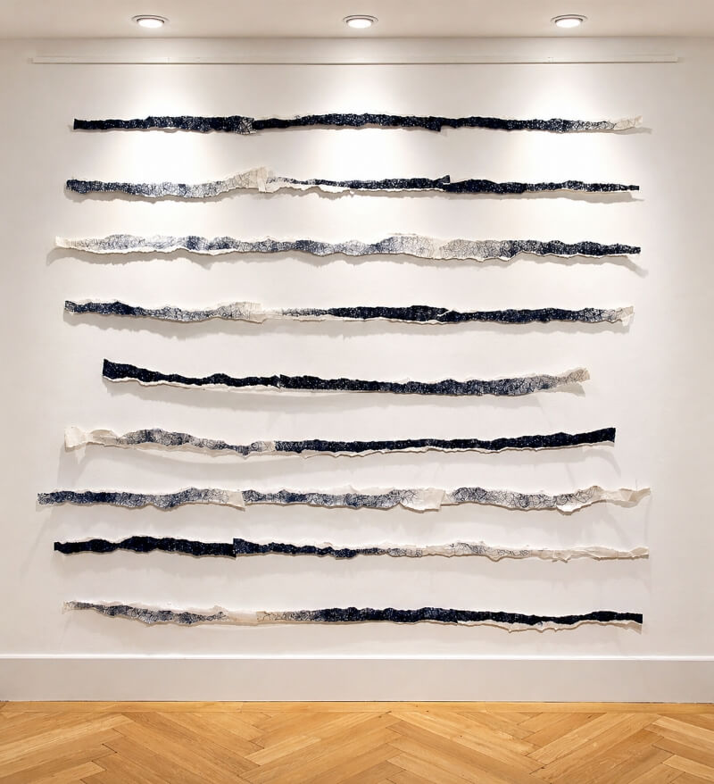 he Line, Snake, Jasm One, installation encre sur papier, vue d'exposition, Cologny, 2017